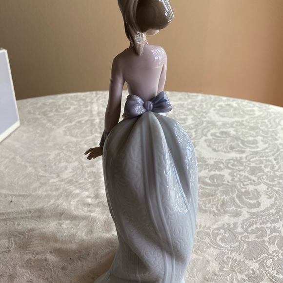 RETIRED 1994 ‘BASKET OF LOVE LLADRO’ PORCELAIN FIGURINE -Item# 01007622 - Picture 5 of 14